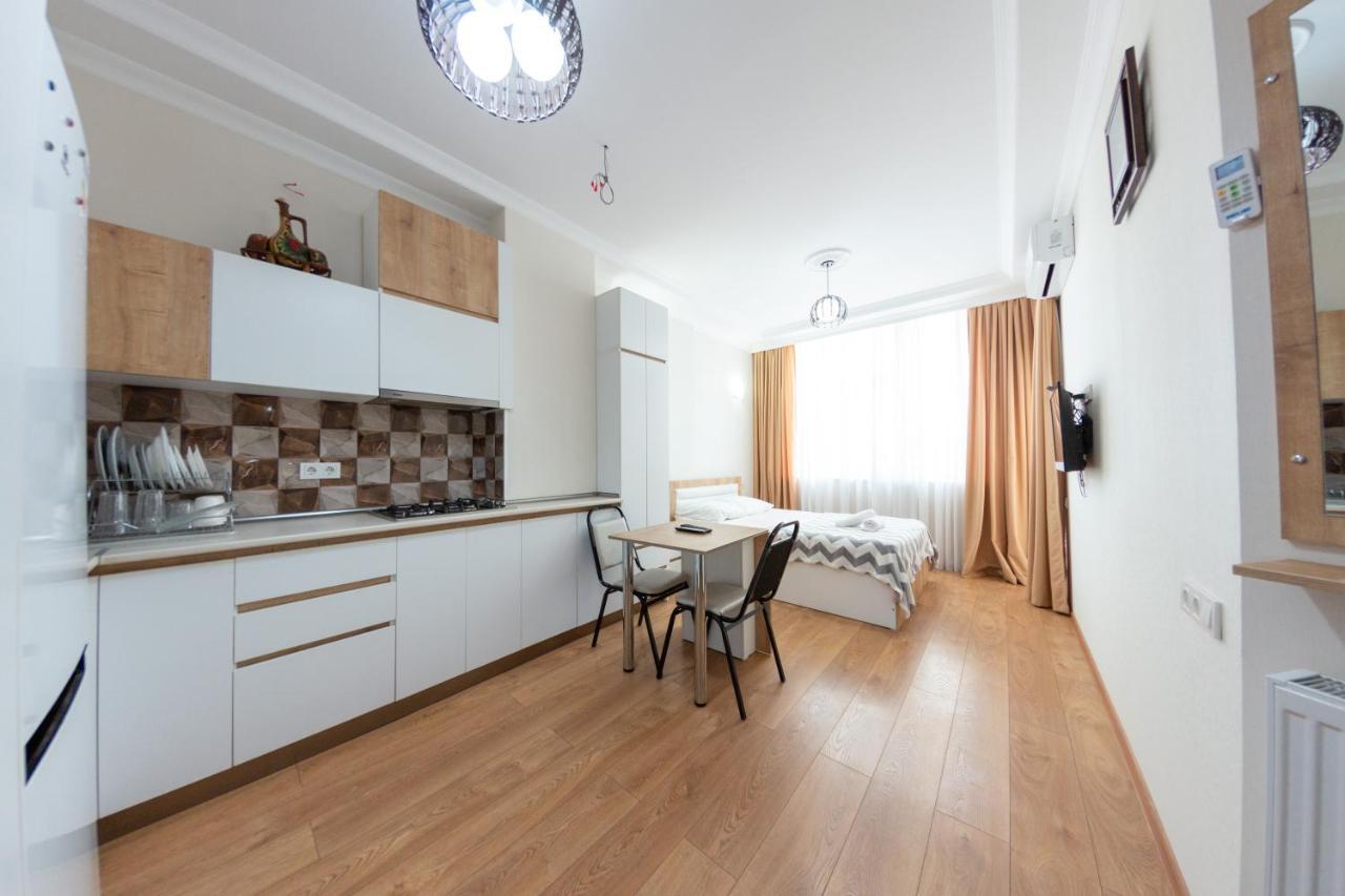 5 Apartment In One Boulding - Near Stadium Batum Dış mekan fotoğraf
